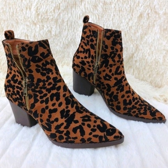 * Mata Leopard Print Western Style Slip On Ankle Bootie With 2 1/2" Block Heel - Picture 2 of 3
